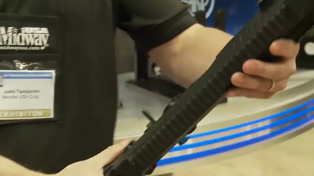 A Futuristically Tactical Look at Beretta's ARX100 Rifle