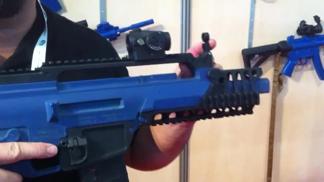 Milipol 2013 - Spuhr G36 MODS (720p_30fps_H264-192kbit_AAC)