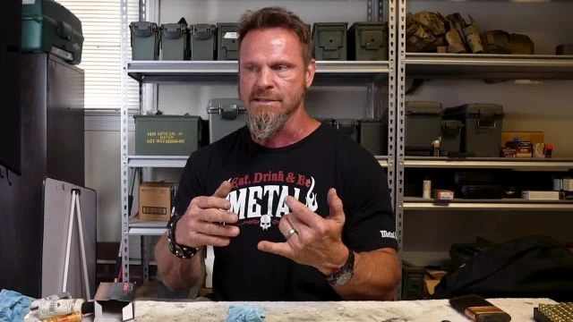 Why Your Carbine Should Be on ‘Safe’ During a Mag Change