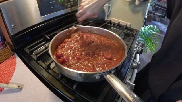 The Untamed Table Episode 1, Three-Bean Venison Chili
