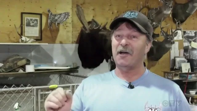 Wildlife Officer Frees 2 Tangled Deer With Unreal Slug Shot